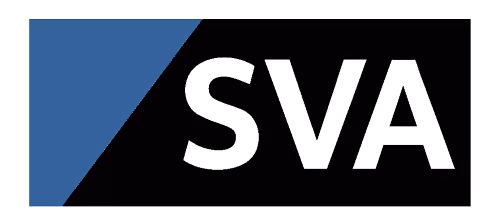Logo von SVA mit weißem Schriftzug auf schwarz-blauem Rechteck